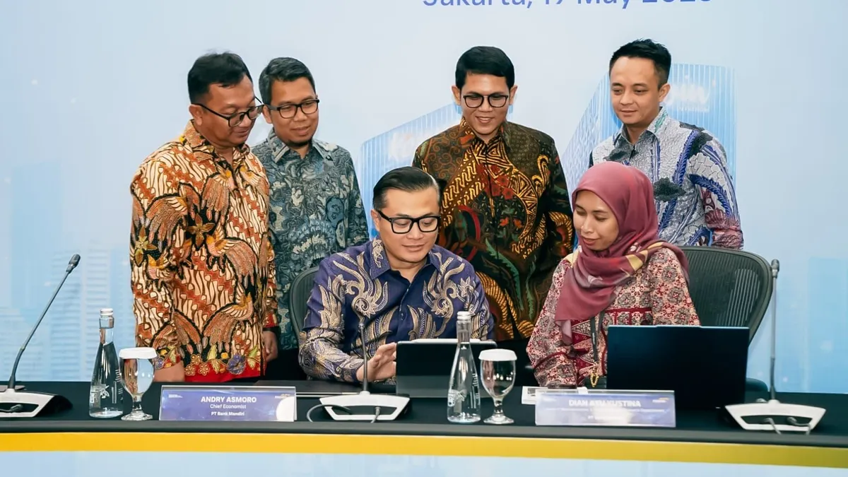 Chief Economist Bank Mandiri Andry Asmoro, dalam Mandiri Economic Outlook Q2 2025 bertajuk Building Resillience in the Midst of Global Turbulence di Jakarta, Senin (19/5).