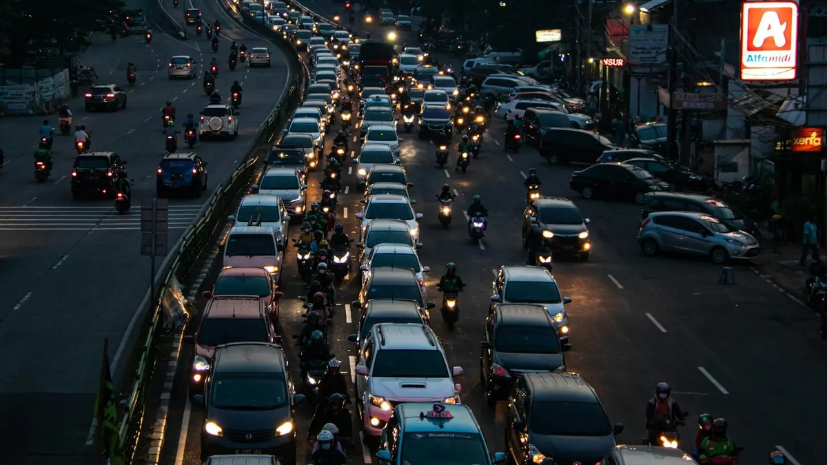 Illustrasi. Antisipasi kemacetan, Terminal Kalideres Dipadati Pemudik