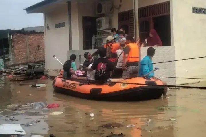 BMKG juga mencatat bahwa banjir di Jakarta dan sekitarnya merupakan banjir kiriman dari hulu sungai di Bogor, yang mengalami hujan ekstrem.
