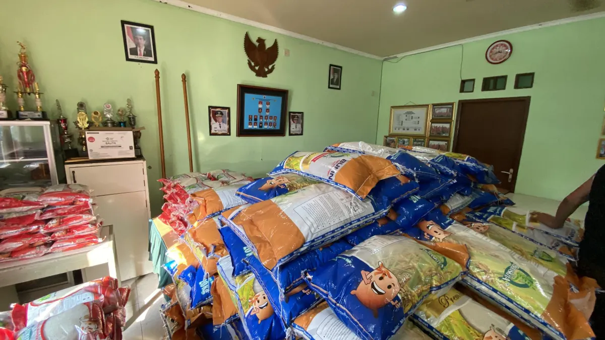 Memasuki awal tahun 2025, pemerintah belum mengumumkan secara resmi bagaimana mekanisme penyaluran PKH dan BPNT akan dilaksanakan.