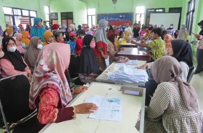 Program bantuan sosial PKH dan BPNT akan terus dilanjutkan di tahun 2025 di bawah pemerintahan Presiden Prabowo Subianto.