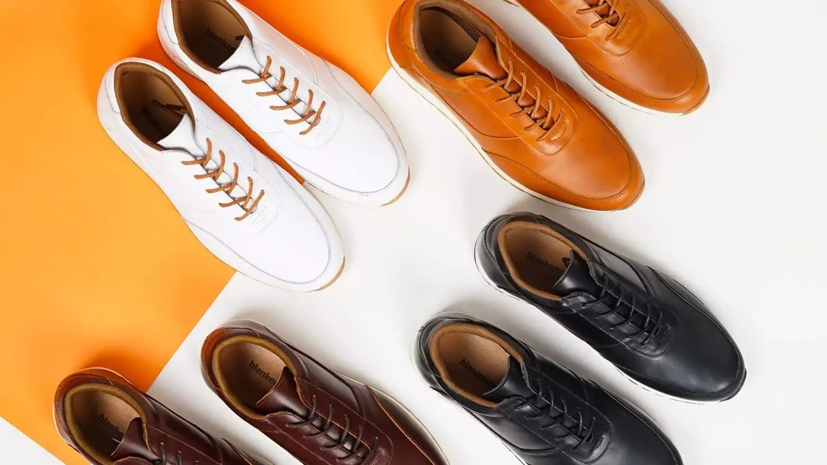 Blankenheim yang memproduksi barang-barang berbahan kulit memiliki slogan "Herren-Outfit" yang berarti berfokus pada pembuat sepatu, tas, dan aksesoris untuk pria.