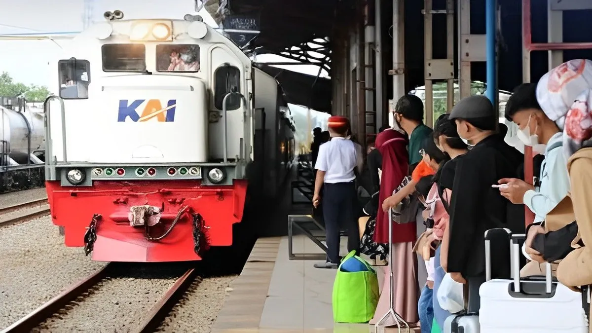 Menyambut Tahun baru Imlek 2025, PT Kereta Api Indonesia (KAI) memberikan promo potongan harga sampai 50 persen.