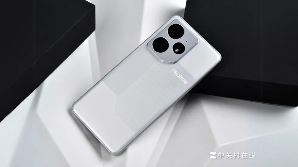 Persaingan menarik antara Realme Neo 7 SE dengan Redmi Turbo 4 di segmen smartphone kelas menengah premium.