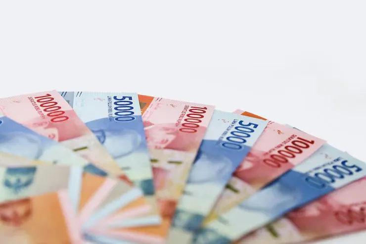 Pemerintah telah menyiapkan sejumlah program bantuan sosial sebagai &quot;hadiah&quot; untuk masyarakat miskin dan rentan di awal tahun 2025.