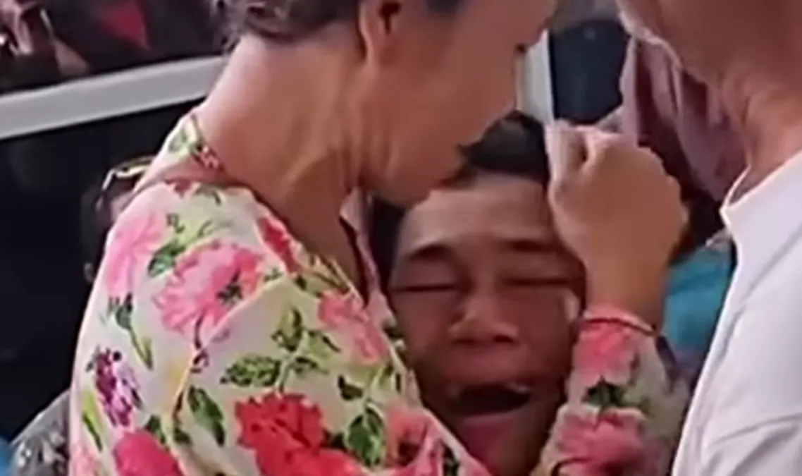 Agus buntung menangis histeris