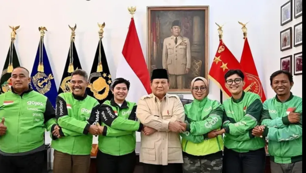 Belasan tahun memperjuangkan hak sebagai mitra, tuntutan untuk bisa mendapat THR bagi pengemudi ojol mendapat perhatian Presiden Prabowo.