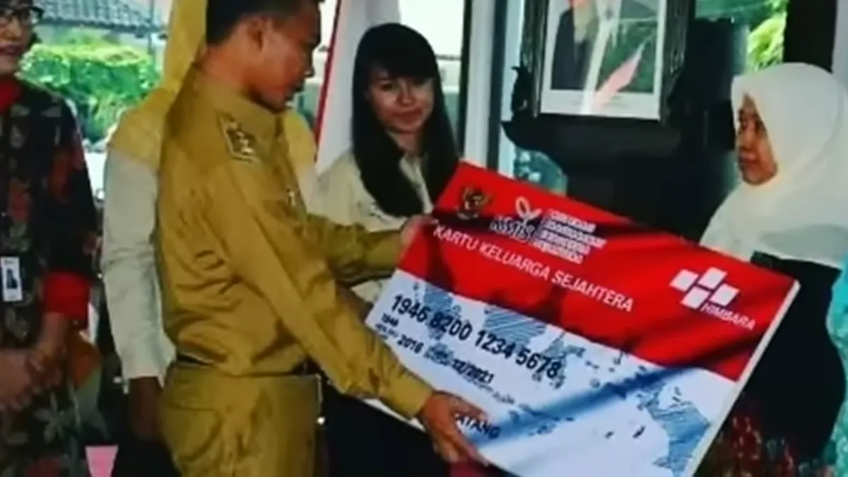 Illustrasi. Penerima bansos dengan ciri KK dan KTP ini akan dapat bantuan hingga Rp4,2 juta 