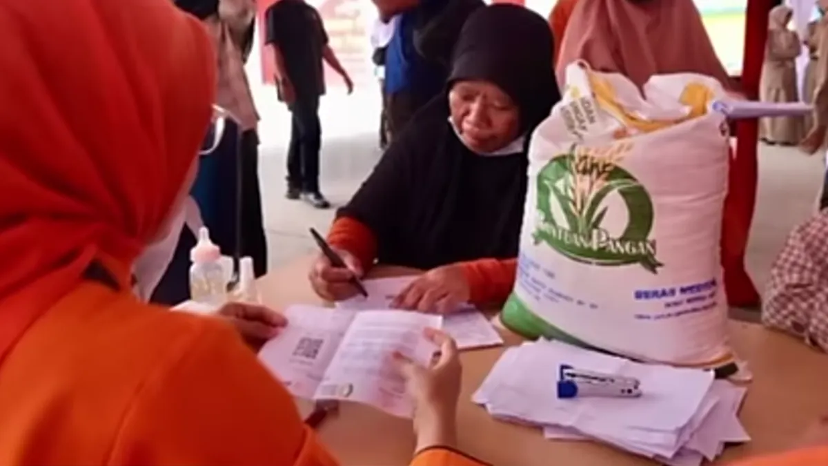 Illustrasi. 5 Jenis Bansos Siap Disalurkan Melalui PT Pos Indonesia, KPM Kategori Bisa Dapat Rp2,4 Juta Loh