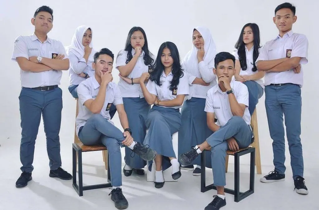 Panduan lengkap mengenai proses pendaftaran SPMB Jabar 2025: cara daftar, ketentuan memilih sekolah, hingga tata cara unggah SPTJM 