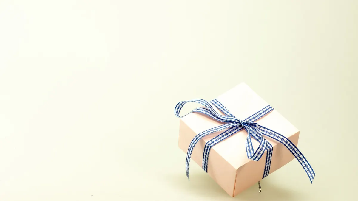 Illustrasi parcel Lebaran.