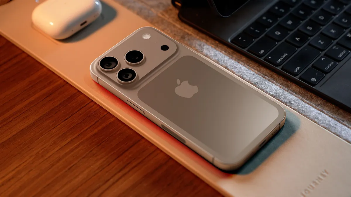 bocoran iPhone 17 Pro yang telah beredar mengenai desain, fitur, dan harga perangkat terbaru ini.