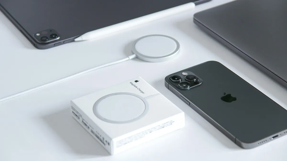 Bahkan untuk kemampuan zoom saat merekam video, perangkat Android dengan optical zoom lebih unggul dibandingkan iPhone 16.