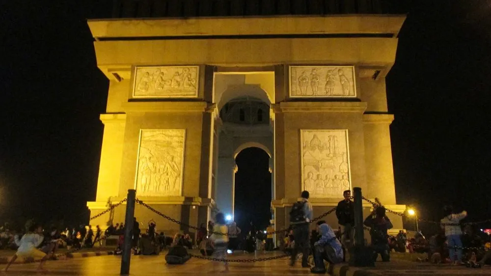 Monumen Simpang Lima Gumul atau SLG kini semakin melekat dan dikenal sebagai identitas dan ikon Kota Kediri.