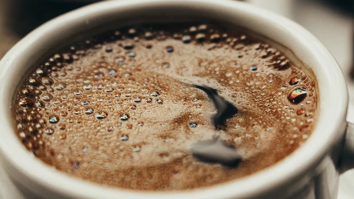 Menjadi salah satu negara penghasil terbesar di dunia, masyarakat Indonesia tentu akrab dengan aneka minuman dari jenis olahan Kopi.