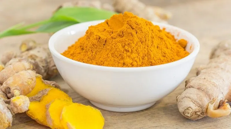 Kunyit tak sekadar pewarna alami masakan karena ternyata menyimpan sejumlah khasiat yang telah dibuktikan oleh ilmu pengetahuan modern.