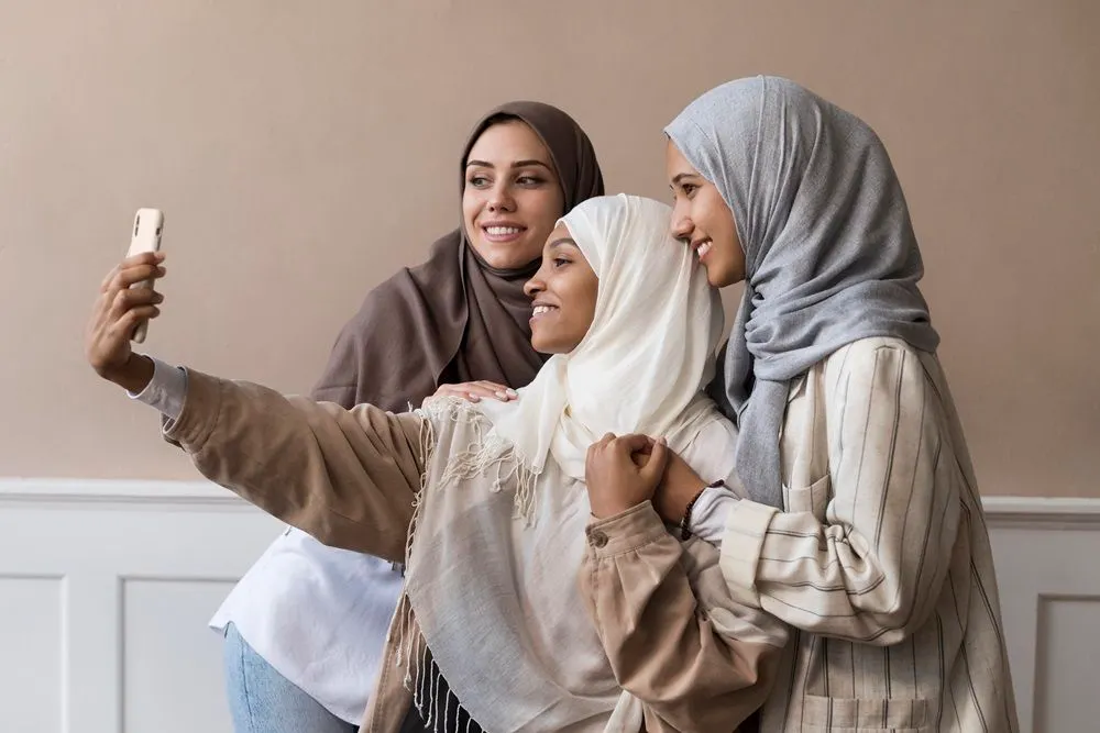 Tahun 2024 menghadirkan berbagai pilihan HP murah dengan kamera terbaik yang cocok untuk mengabadikan momen Lebaran.