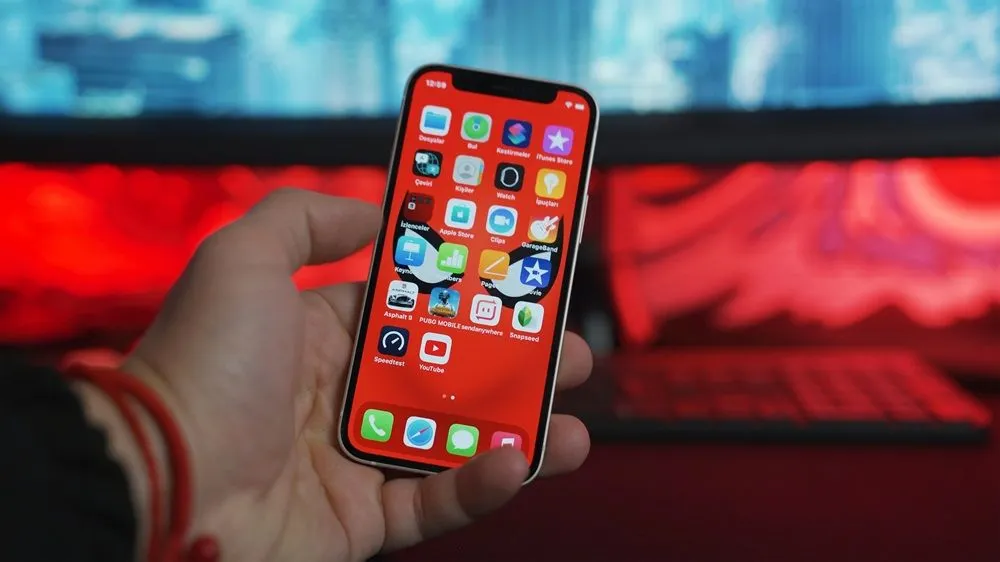 Pasar HP flagship mengalami pergeseran menarik dengan turunnya harga untuk perangkat yang menggunakan chipset Snapdragon 8 Gen 2.