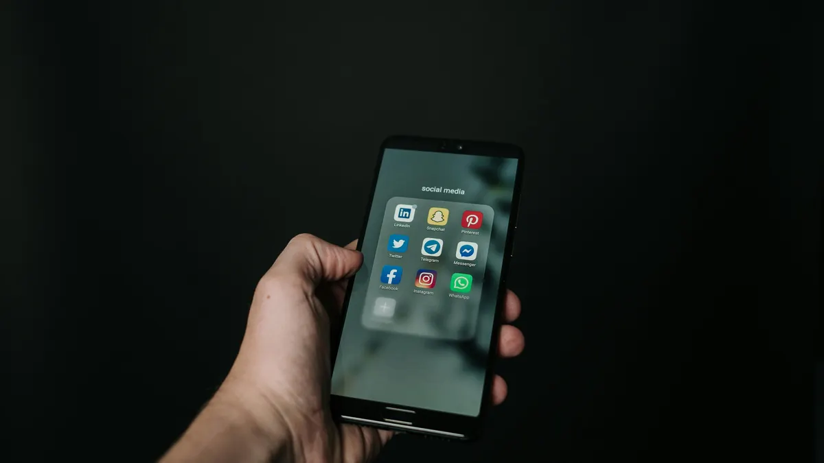  Menjadi salah satu aplikasi dengan jumlah pengguna terbanyak di dunia, penggunaan WhatsApp kadang disalahgunakan.