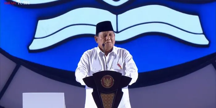 Presiden Prabowo Subianto baru-baru ini membuat pernyataan yang menarik perhatian publik terkait kenaikan gaji guru di Indonesia.