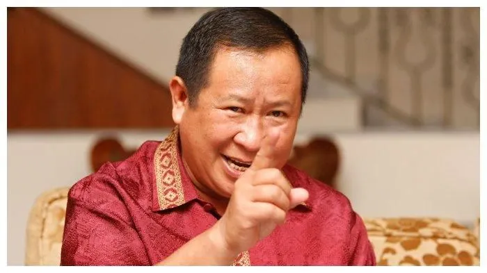 Mantan Kabareskrim Polri, Susno Duadji menilai pembuktian keaslian dari dugaan ijazah palsu Jokowi&nbsp;tidak terlalu sulit dilakukan.