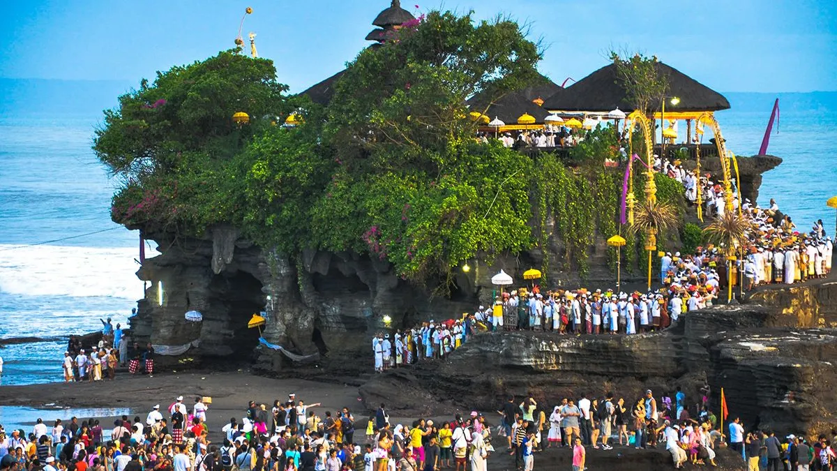 Illustrasi. Tanah Lot tempat wisata libur Natal dan Tahun Baru