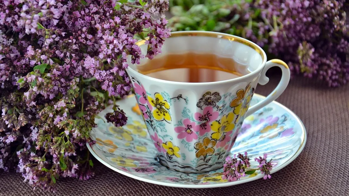Ilustrasi resep minuman herbal pelancar haid.