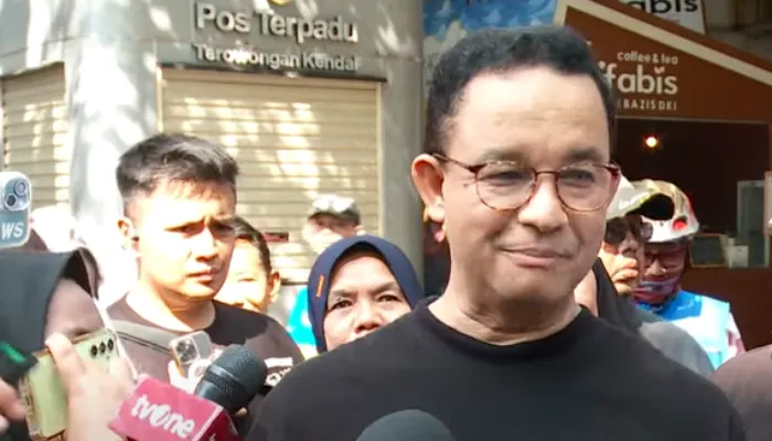 Anies Baswedan mengaku bahwa dirinya tetap fokus pada kepentingan Warga Jakarta saja untuk saat ini.