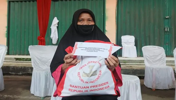 Ilustrasi. Pencairan PKH BPNT