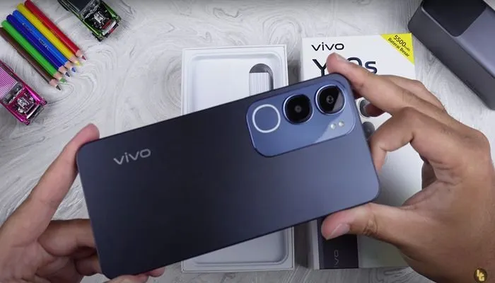 Vivo Y19S hadir di kelas entry-level dengan daya tahan dan performa mumpuni.