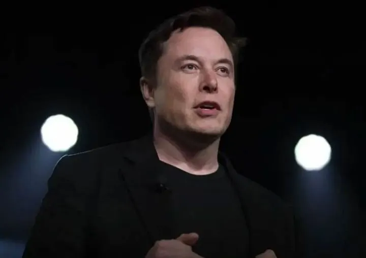 Elon Musk mengakui bahwa industri smartphone telah mencapai titik jenuh dengan dominasi kuat dari dua pemain utama, Apple dan Samsung.