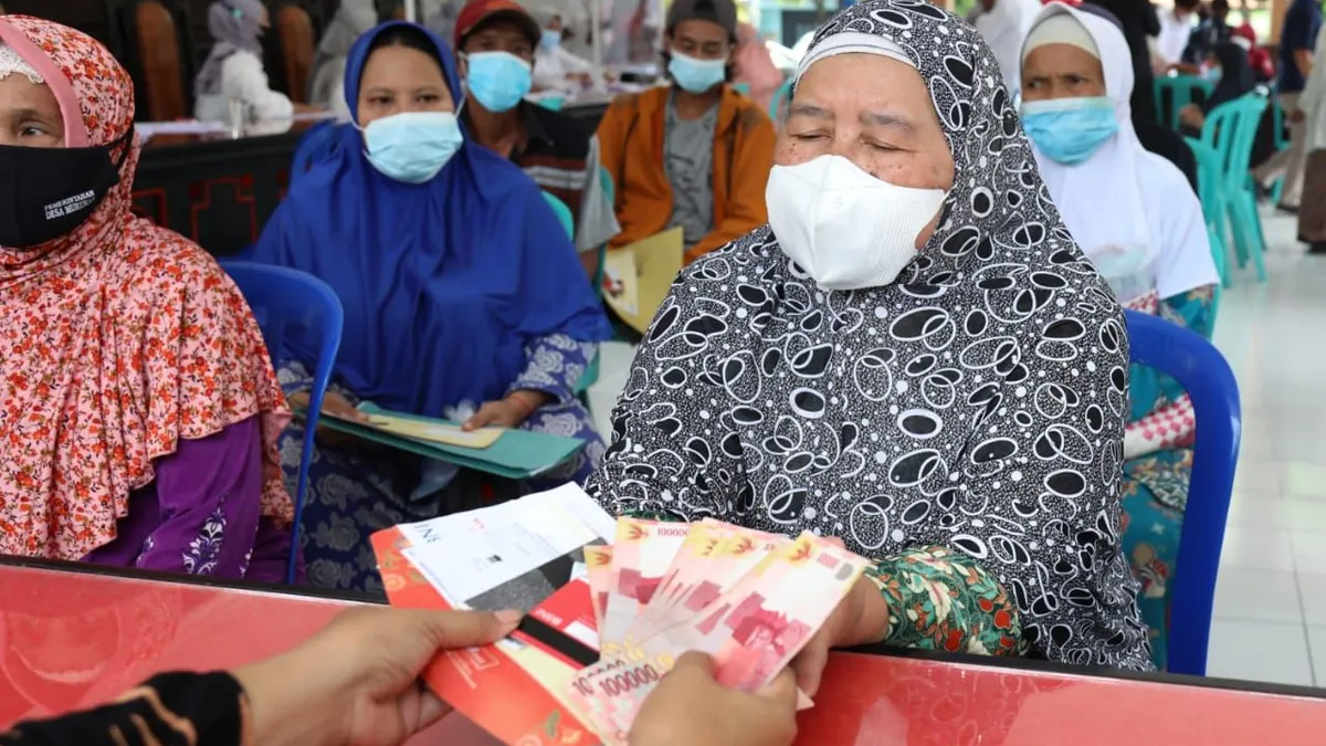 Target penerima bansos BPNT adalah 18,8 juta KPM BPNT murni dan KPM BPNT+PKH yang dinyatakan layak sebagai penerima bantuan.