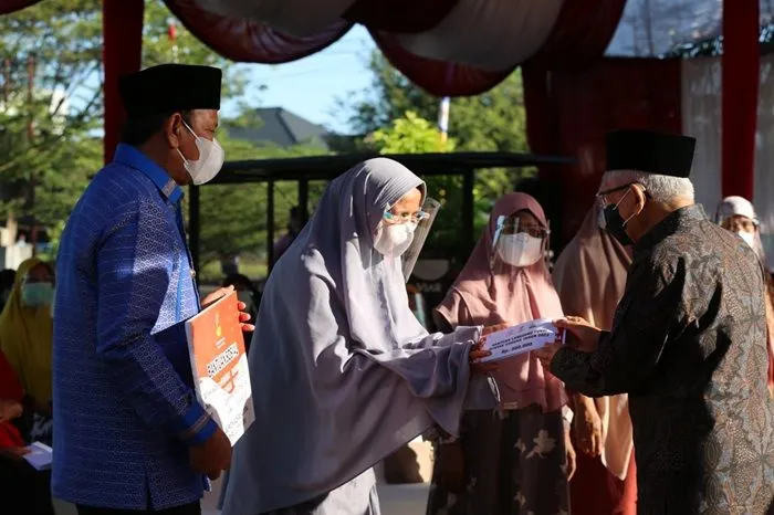 Diinformasikan bahwa pemerintah telah menginstruksikan agar beberapa bansos dipercepat pencairannya di bulan Juli 2024.