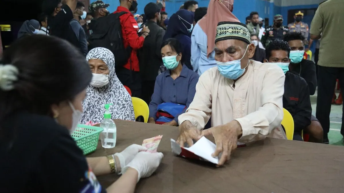 Memasuki bulan Mei 2024 akan ada pencairan bansos lagi kepada KPM di seluruh Indonesia, yaitu 2 bansos tunai (BLT) dan 2 bansos non tunai.
