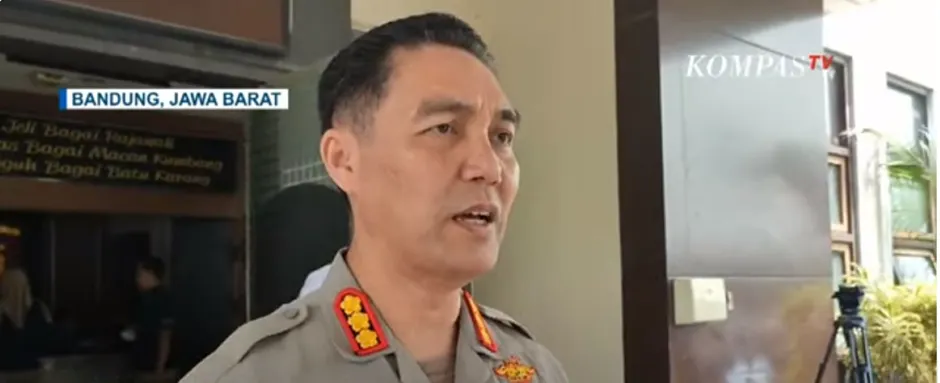 Kombes Jules Abraham mengungkapkan kalau Pegi berhasil ditangkap salah satunya berdasarkan informasi dari masyarakat.