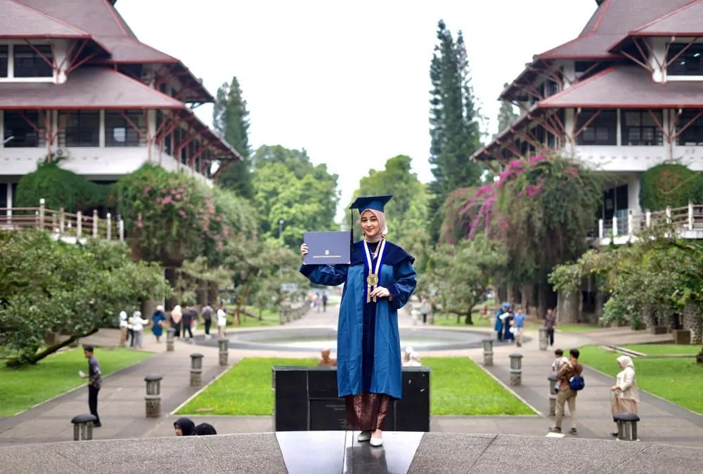 Institut Teknologi Bandung (ITB) kembali menegaskan posisinya sebagai salah satu perguruan tinggi terbaik di Indonesia.