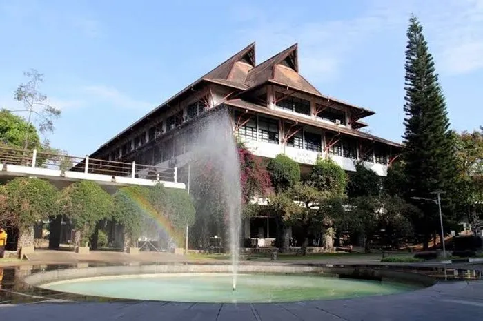 Jurusan di ITB tidak hanya membekali mahasiswa pengetahuan dan keterampilan&nbsp;tapi membuka peluang kerja yang luas dan menjanjikan gaji tinggi.