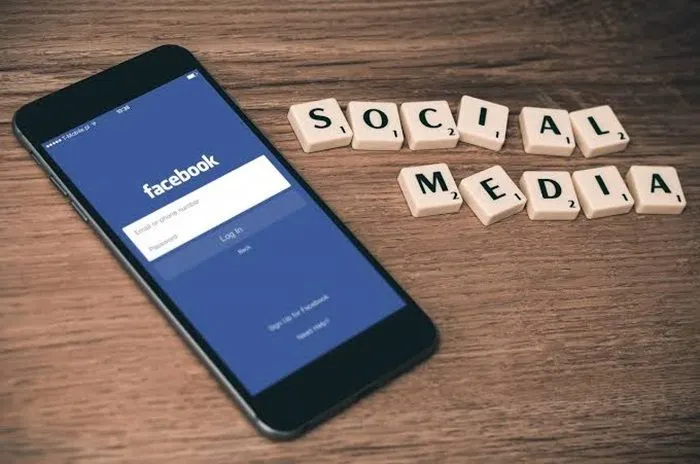 Cara terbaru melalui fitur Reels Facebook yang memungkinkan kamu mendapatkan penghasilan dari video pendek yang kamu unggah.