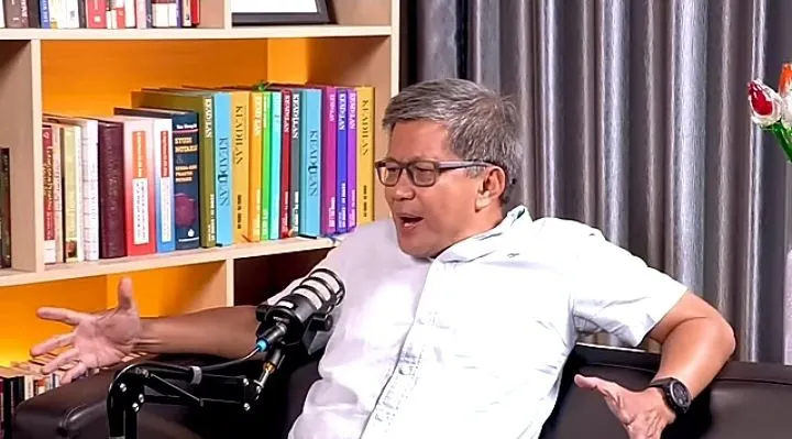 Inilah pernyataan pengamat politik Rocky Gerung soal akun Fufufafa yang bukan milik Gibran.