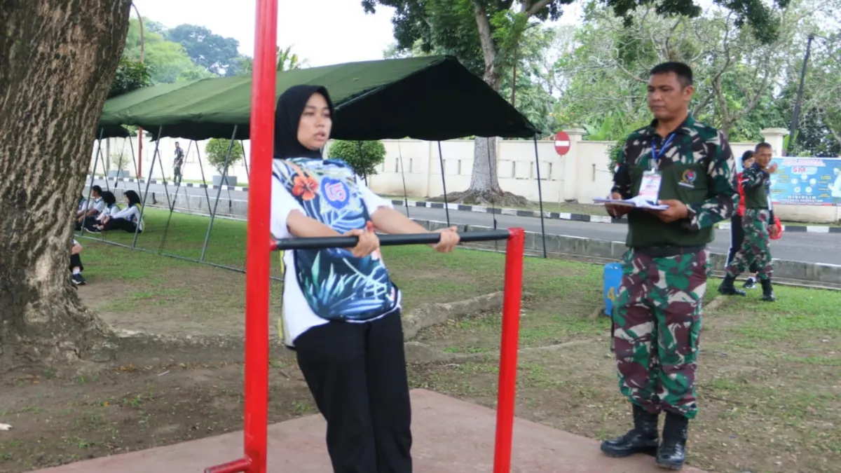 Sekolah kedinasan memiliki berbagai tes masuk, salah satunya adalah tes kesamaptaan atau tes fisik.