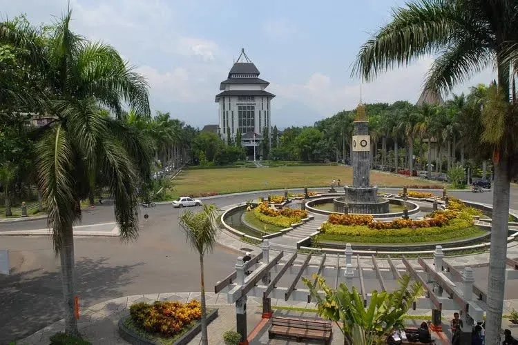 Kampus Universitas Brawijaya (UB) adalah salah satu universitas yang lulusan cepat dapat kerja