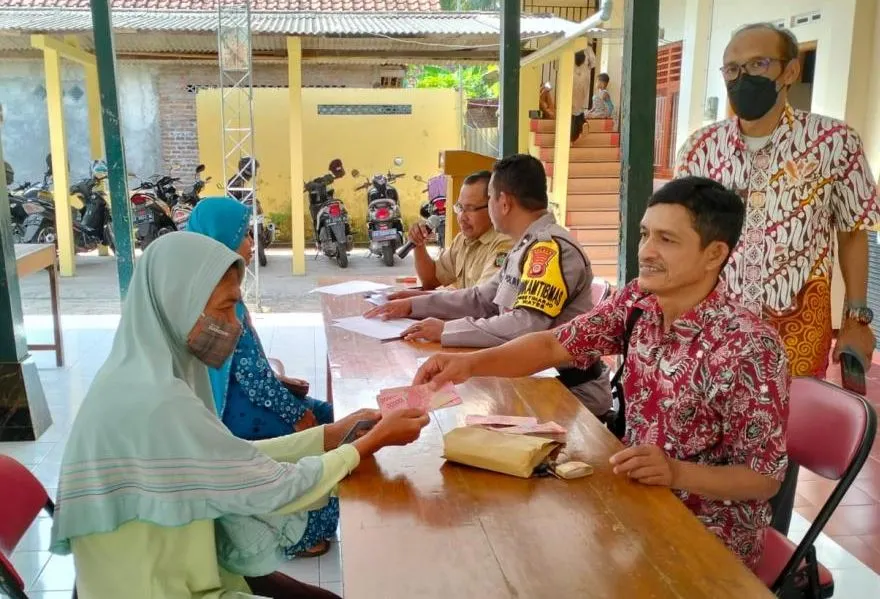 BLT Mitigasi Risiko Pangan (MRP) merupakan salah satu bansos tambahan dari Kemensos yang saat ini masih ditunggu pencairannya.