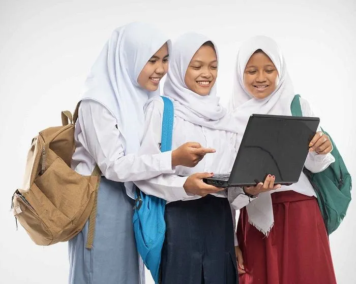 Ilustrasi daftar 10 SMP terbaik di Jawa Barat tahun 2024.