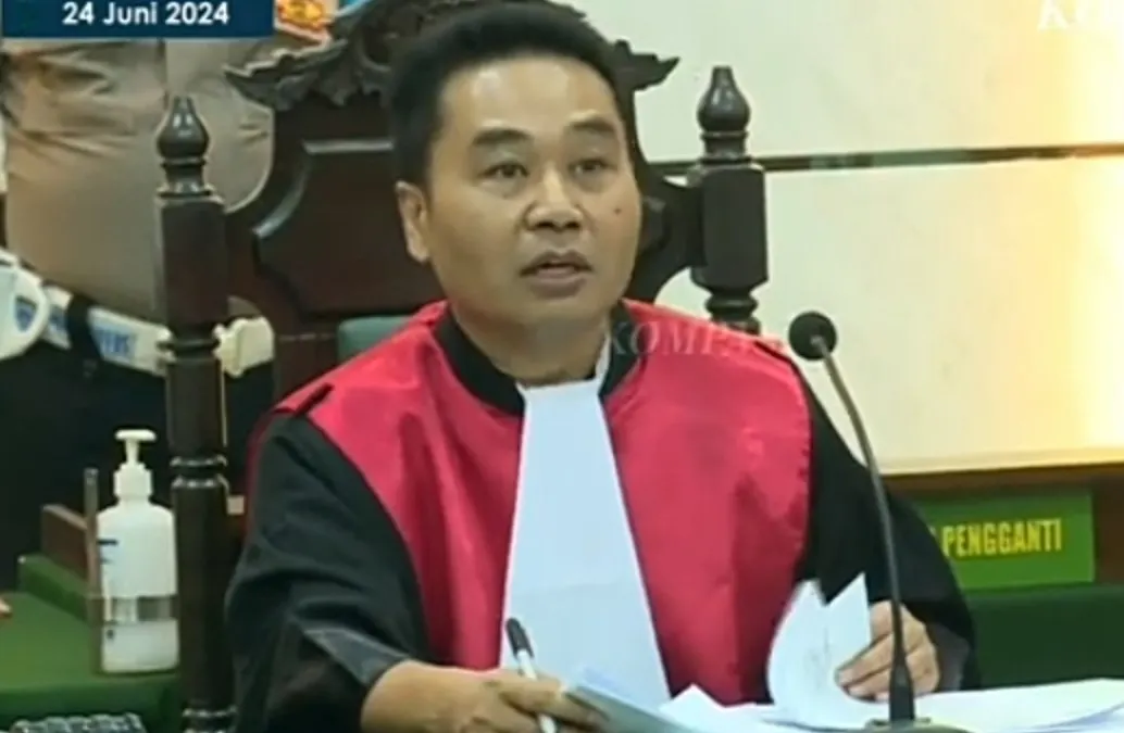 Eman Sulaeman merupakan hakim tunggal yang memimpin sidang praperadilan Pegi Setiawan dalam kasus Vina Cirebon.