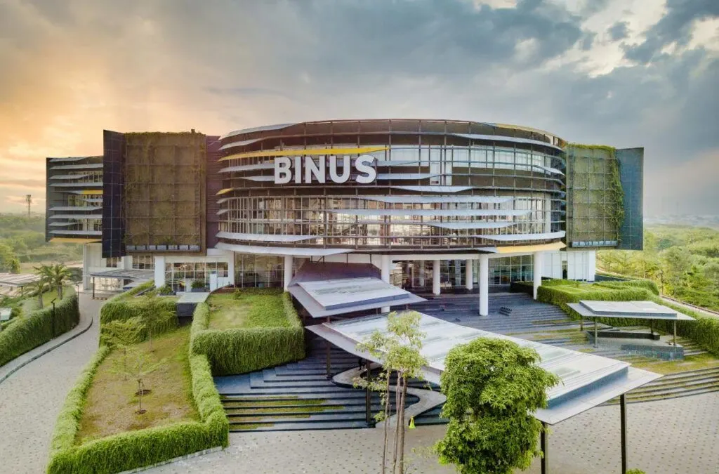 Lembaga pemeringkatan universitas dunia, Quacquarelli Symonds (QS), kembali merilis World University Ranking (QS WUR) 2025.