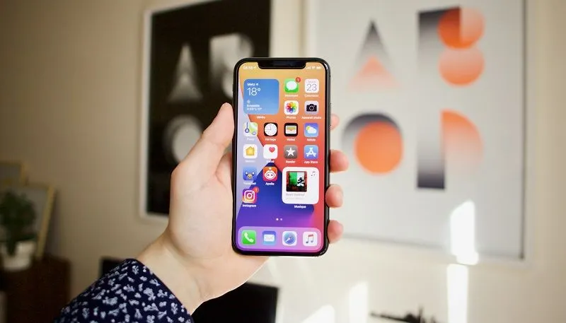 Ilustrasi iPhone second