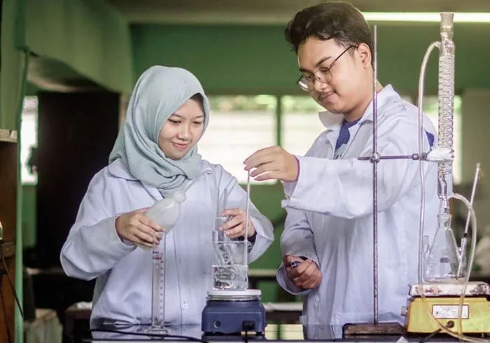 Estimasi Skor Minimal atau Nilai Aman Lolos Peminatan S1 Teknik Kimia UTBK SNBT 2024 di 12 Perguruan Tinggi Negeri