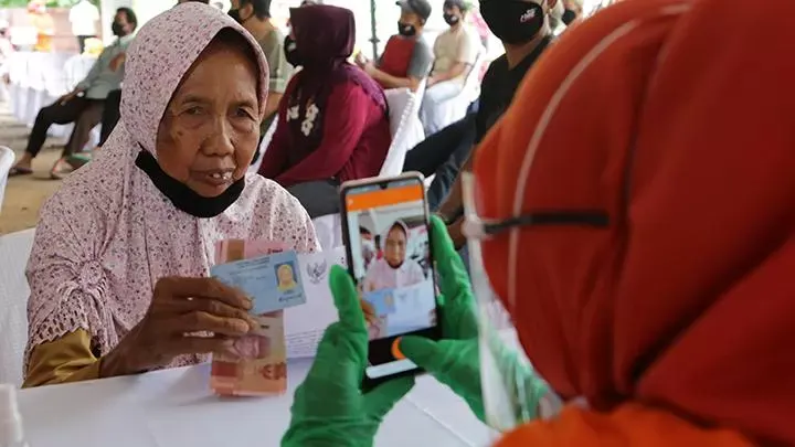 Untuk wilayah Kabupaten Banyuwangi, untuk bantuan BPNT tunai sebesar Rp600 ribu akan mulai disalurkan besok tanggal 19 April 2024.