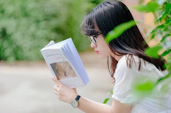 Ilustrasi. Suka Baca Buku? Yuk Kenali Kepribadian Kamu Berdasarkan Genre Buku Favorit