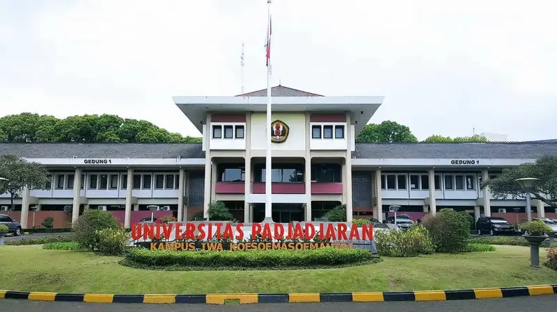 Universitas Padjadjaran (UNPAD).